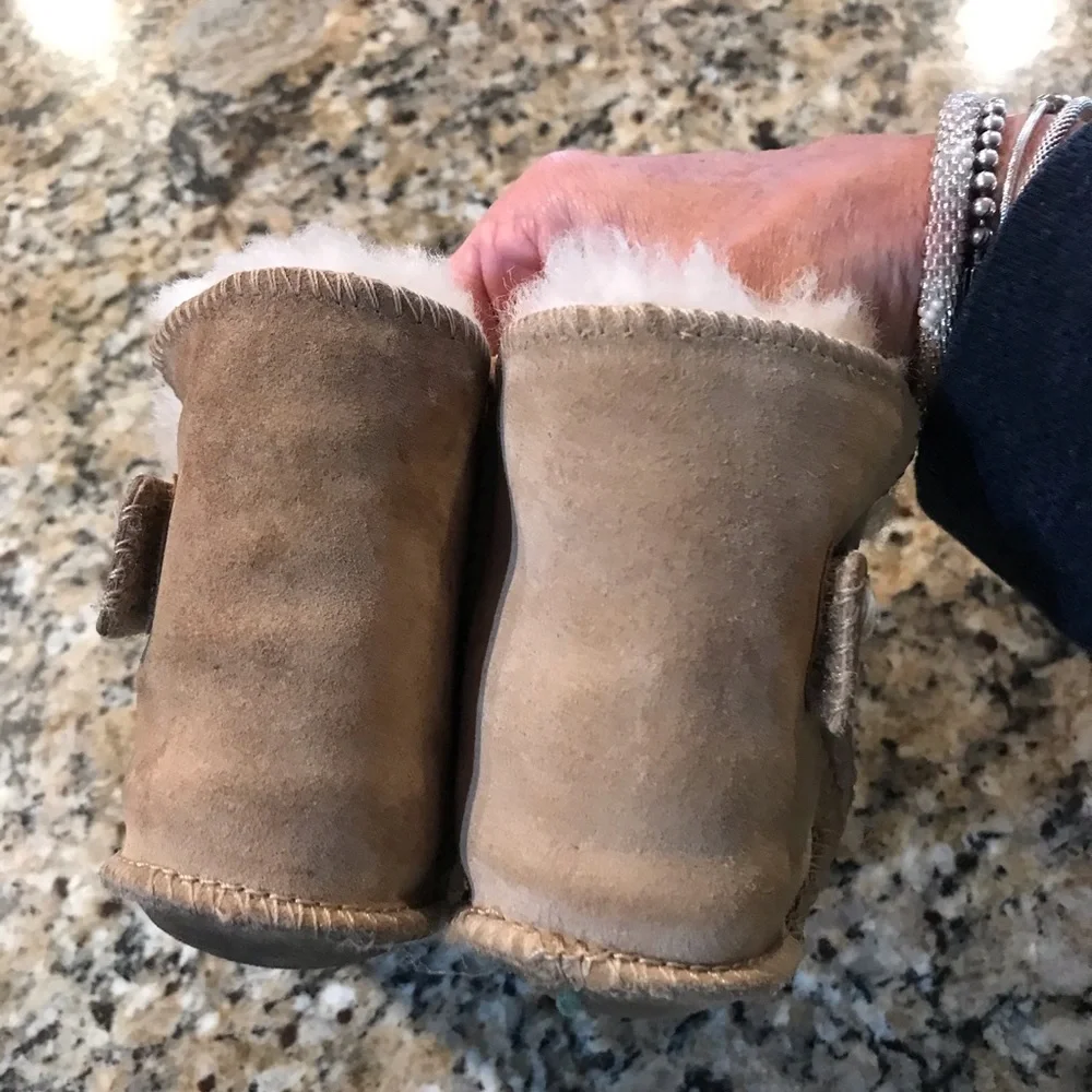 👢 UGG Asley Slipper Baby Boots